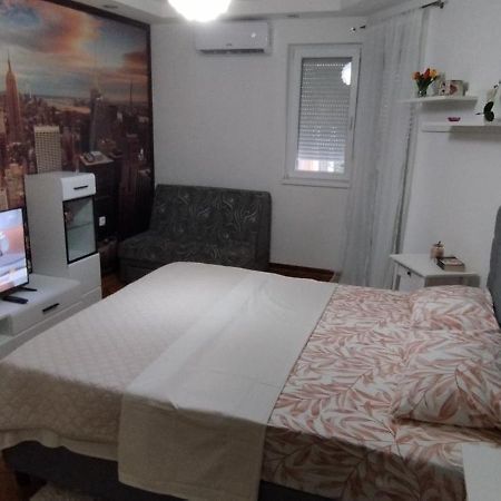 White Night City Center Apartman Belgrade Luaran gambar