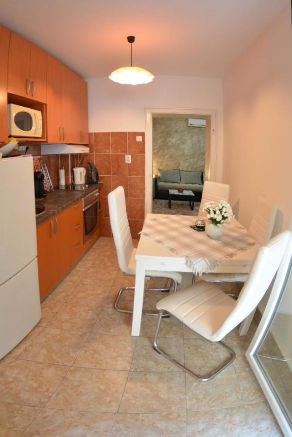 White Night City Center Apartman Belgrade Luaran gambar